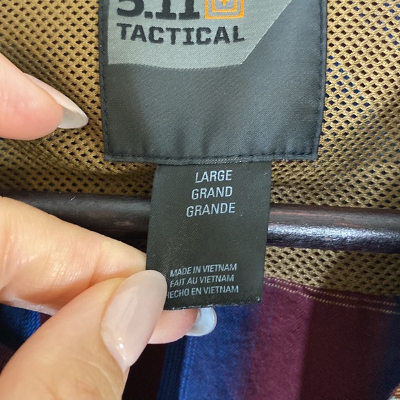 NWOT 5.11 Tactical Concealed Carry Blue Burgundy Plaid - Picture 4 of 10